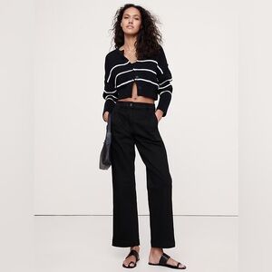 THE WEEKENDER STRAIGHT-LEG PANT (Size 4)